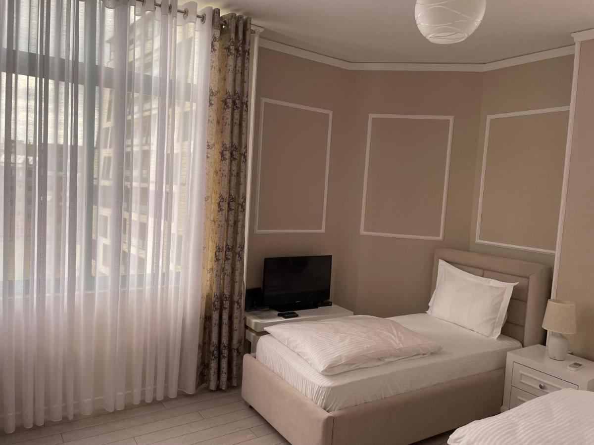 Appartamento Sun Tower-Center Of Tirana Esterno foto