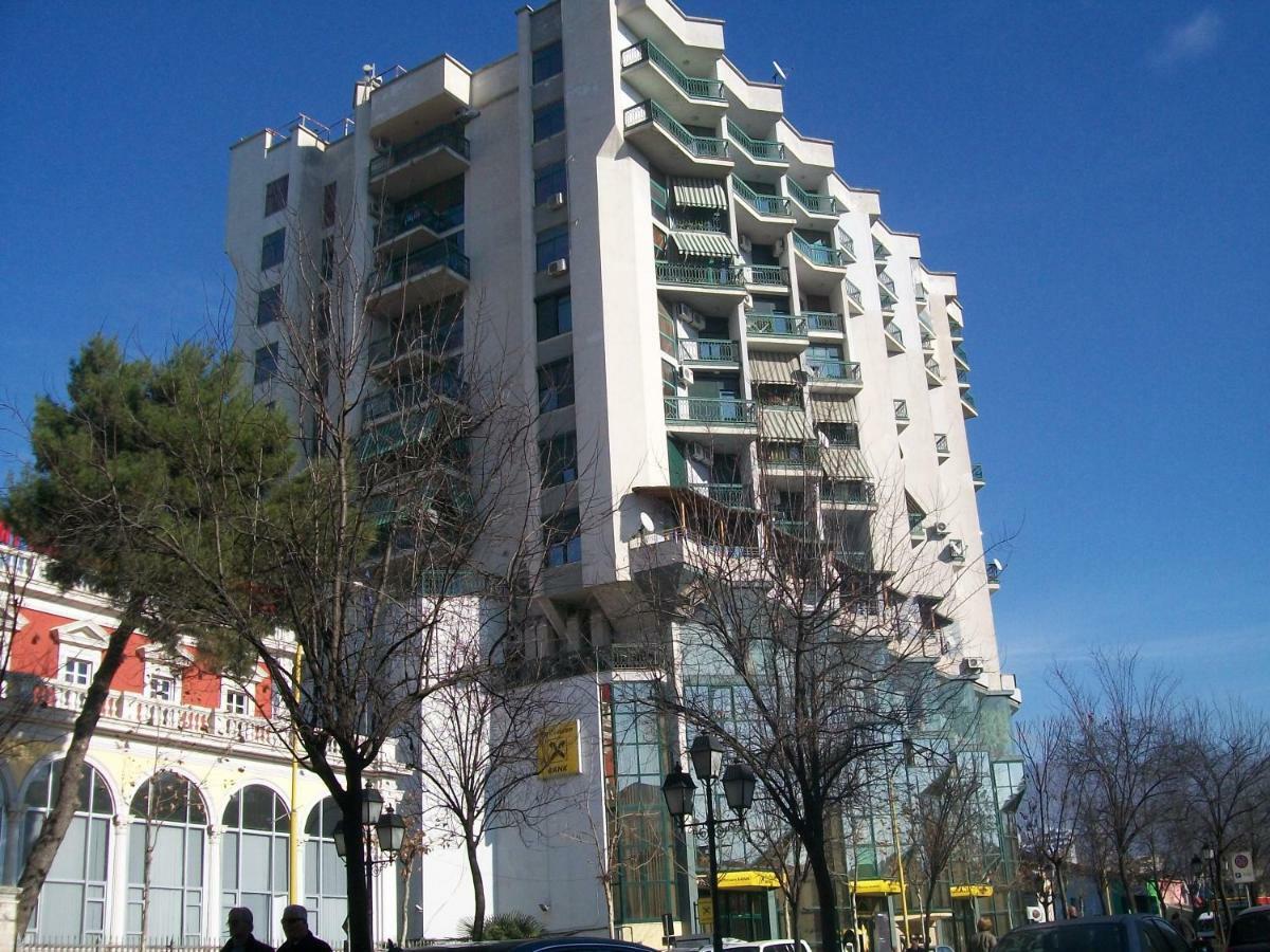 Appartamento Sun Tower-Center Of Tirana Esterno foto